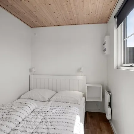 Dom wakacyjny Brun - 900m From The Sea By Interhome Bøtø By